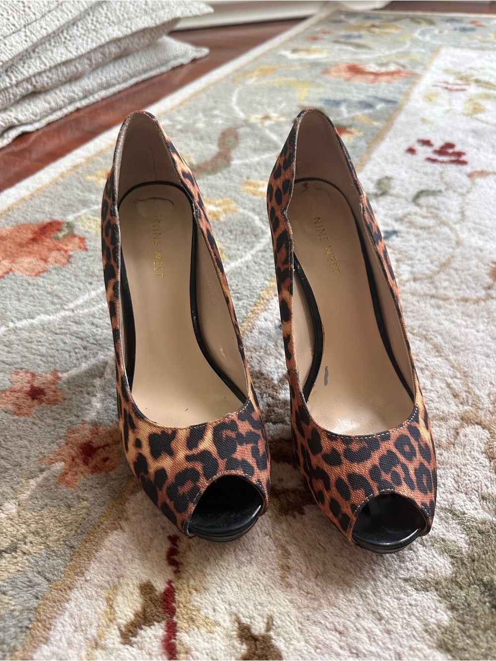 Nine West Leopard Peep-Toe Pumps in Brown/Black Size 8 M 4” Heel